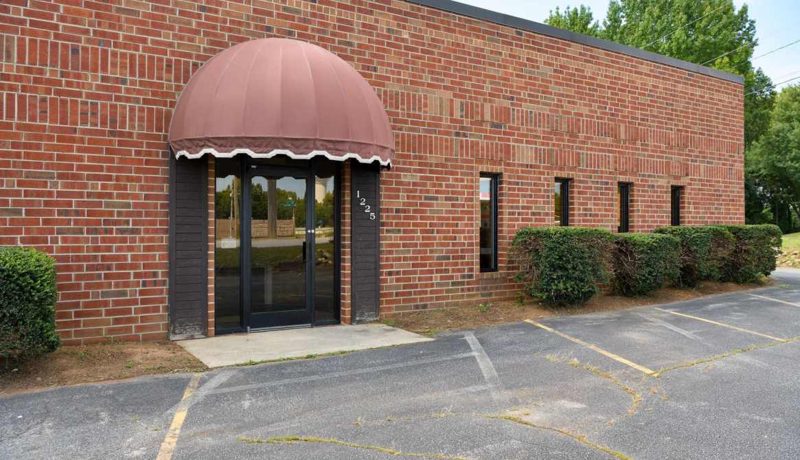 1225 W Market Center10 FINAL10