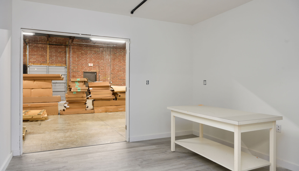 1225 W Market Center15 FINAL14