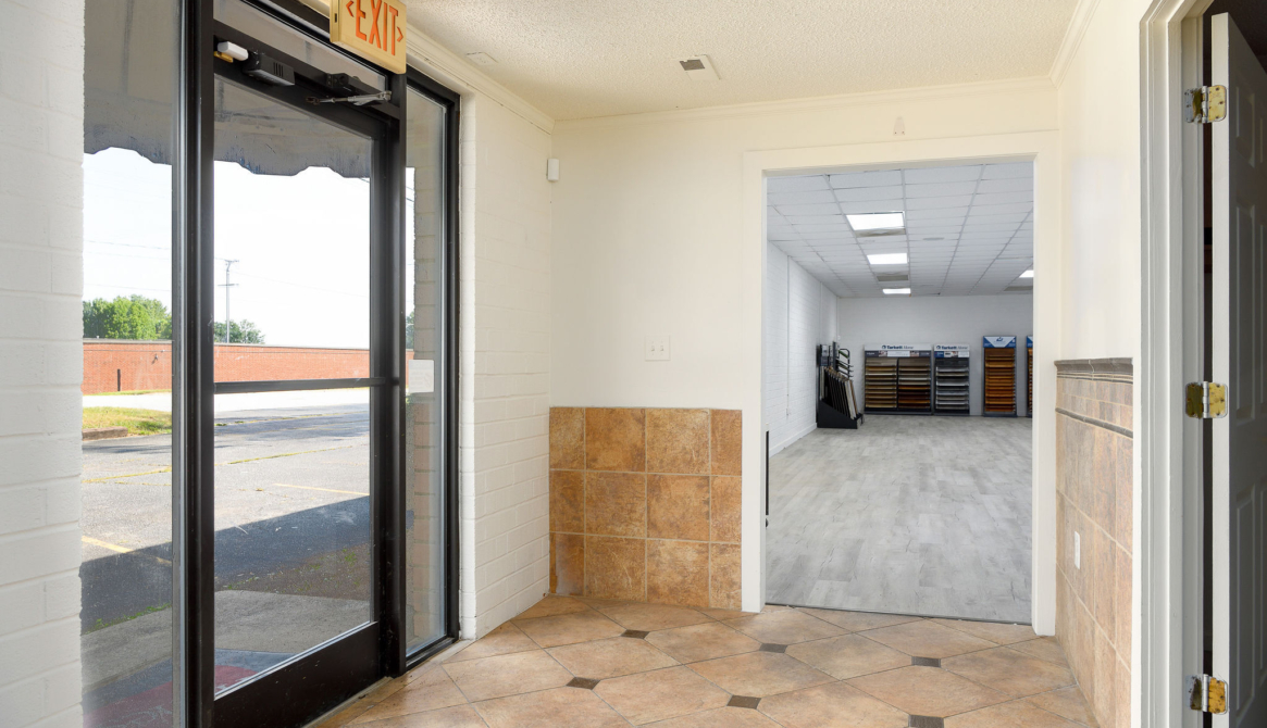 1225 W Market Center16 FINAL15