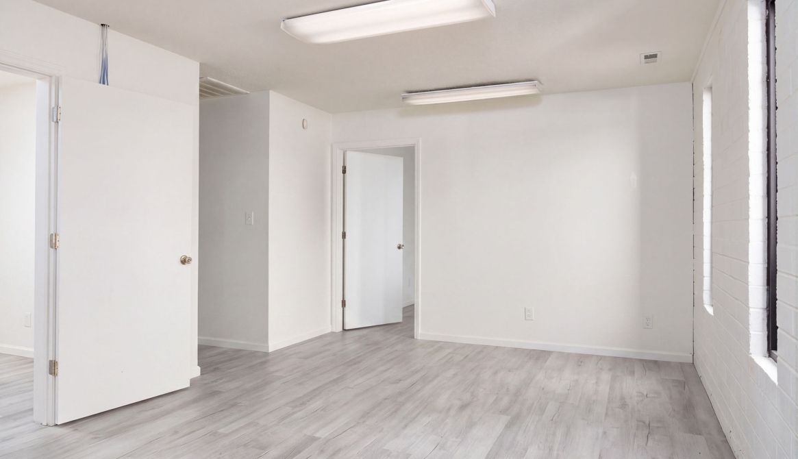 1225 W Market Center17 FINAL17