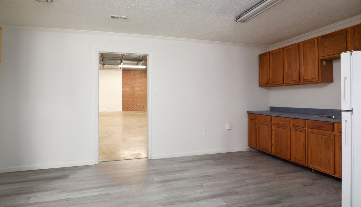 1225 W Market Center19 FINAL19