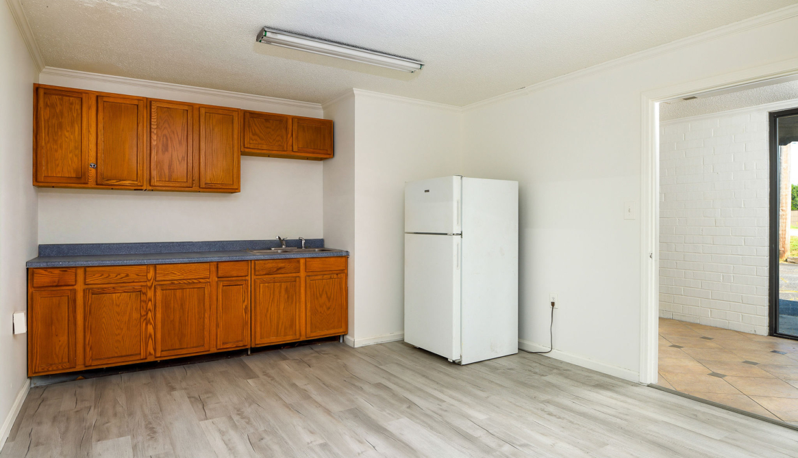 1225 W Market Center20 FINAL20