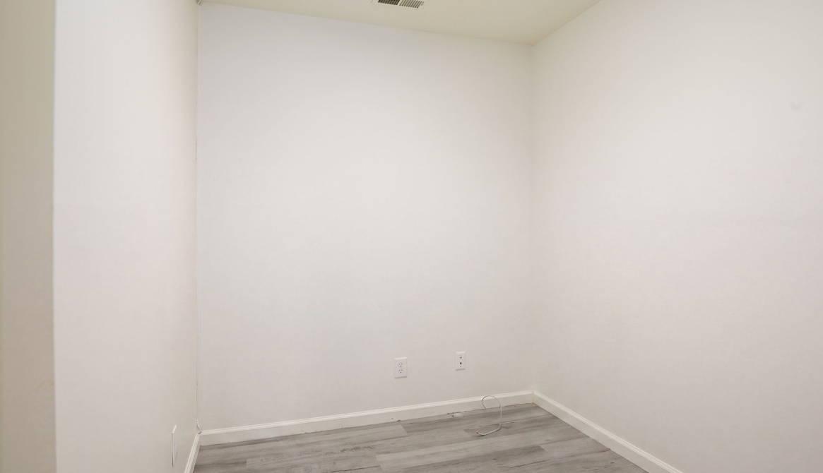 1225 W Market Center32 FINAL32
