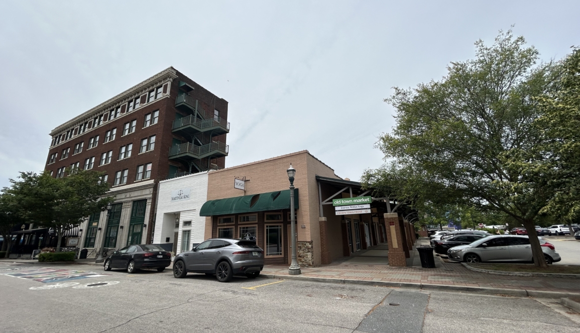 111 Caldwell St Front